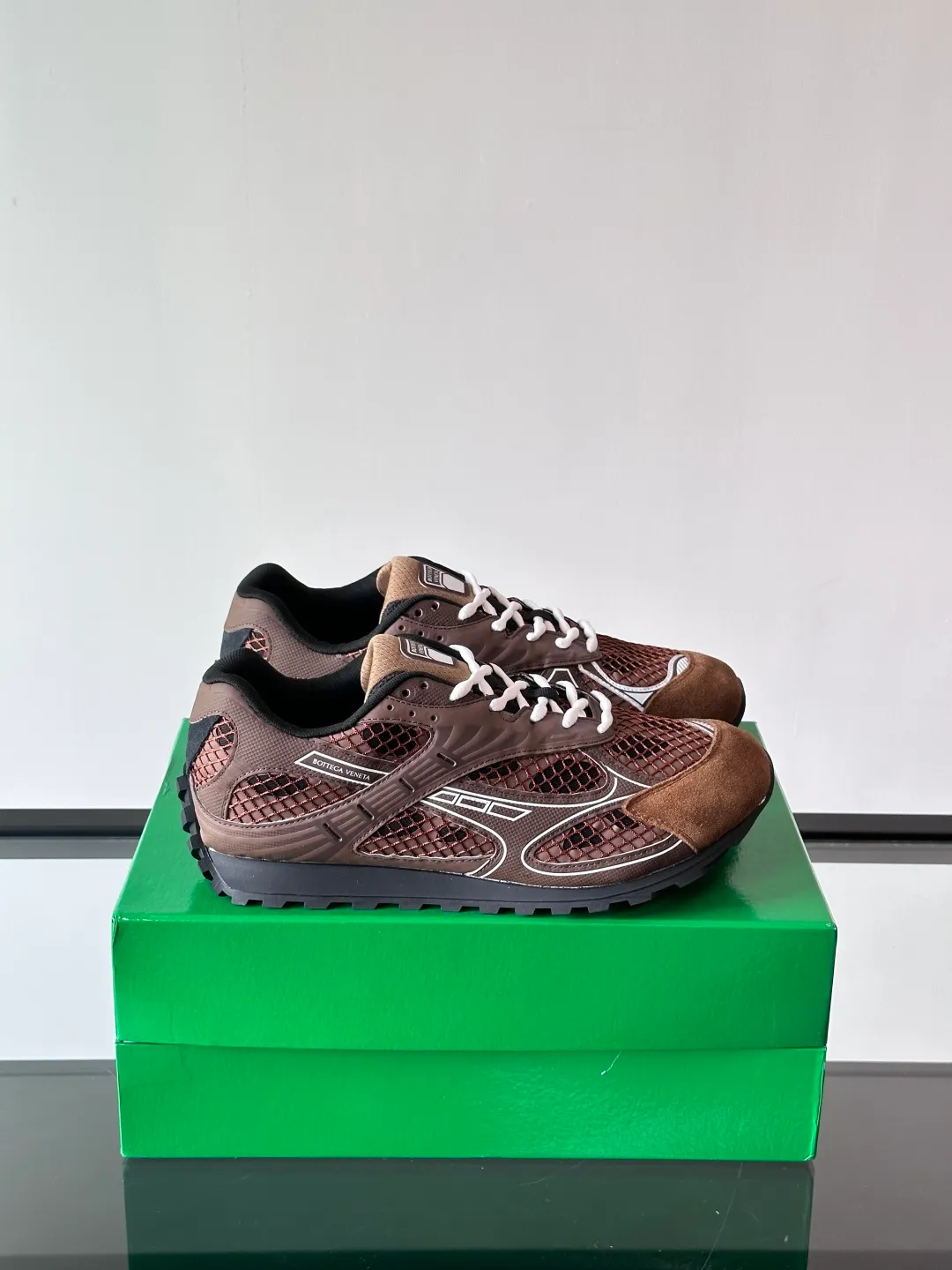 p640 "Bv" new orbit👫 casual sneakers for couples, the retro style of the millennium is so handsome, a super cool fashion item, the most important thing is that it feels incomparably comfortable on the feet, and the design style is also perfect. It will definitely be the one you wear most in daily life, original development, high quality presentation! Size: 35-45 (men’s size 38.45 customized)